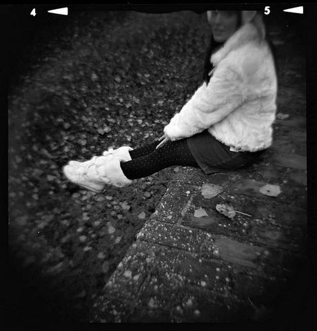 LOMOGRAPHY • photoset con Marti e Nicks (Diana F+ e Ilford HP5 plus 400)