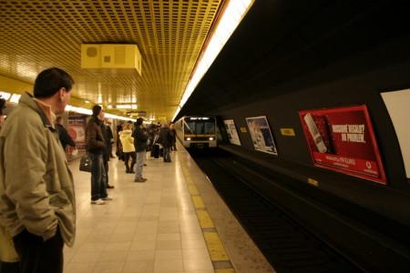 Metropolitana milano linea gialla 450x300 Milano: Tentato suicidio Metropolitana Porta Romana