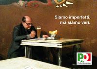 Bersani beve una birra: per nuovi manifesti [via Quink]