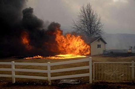 Tutto brucia attorno a Reno, in Nevada. In fumo 3700 ettari