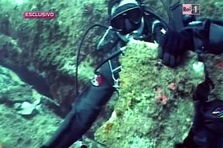 scoglio 1copertina Costa Concordia: ecco lo scoglio su cui si è squarciata la fiancata la nave | FOTO SUB