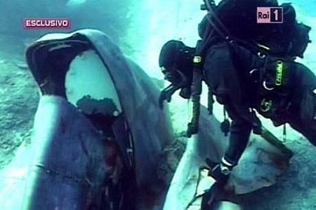 scoglio 21 Costa Concordia: ecco lo scoglio su cui si è squarciata la fiancata la nave | FOTO SUB