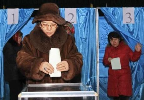 KAZAKHSTAN: Le elezioni addomesticate premiano Nazarbayev