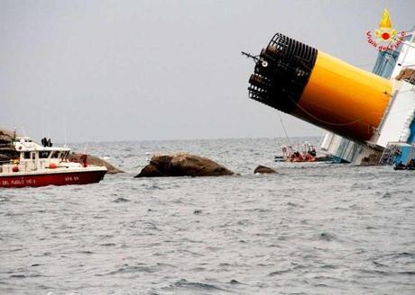 Costa Concordia: è già contaminazione ambientale