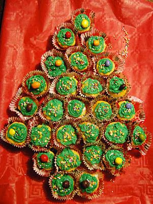 Albero di Natale di cupcakes profumati