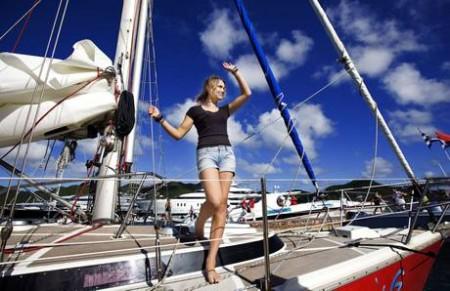 circumnavigatrice a 16 anni 1 450x291 Ragazza olandese di 16 anni ha circumnavigato la Terra in solitaria! | FOTO