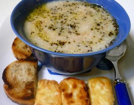 zuppa di trachanas e feta fritta