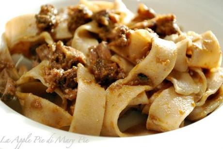 Tagliatelle al Nebbiolo con ragù di cervo