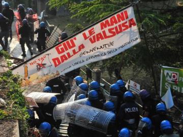 Pugno duro per la Tav, guanti di velluto per gli evasori