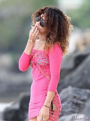 Rihanna Smoking Weed in Hawaii !! ( and other news )