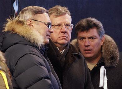  Alexei Kudrin (C), Mikhail Kasyanov (sx) e Boris Nemtsov