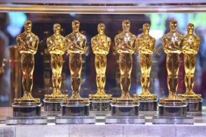 Ecco tutte le nominations per gli Oscar 2012 appena annunciate da Jennifer Lawrence