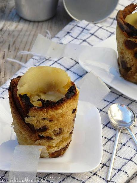 Mini pudding di panettone con gorgonzola e pere