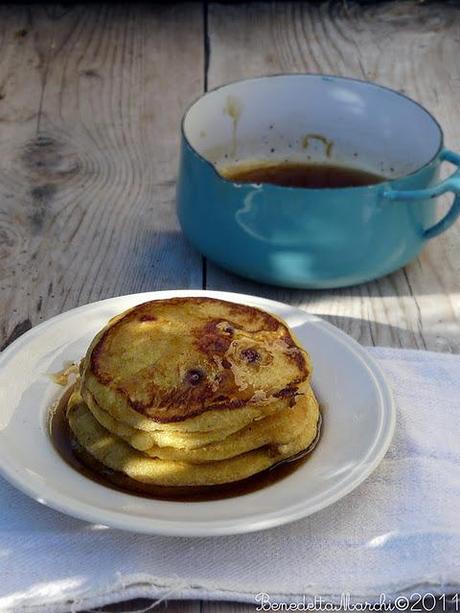 Pancakes di ricotta e polenta con rubini per cowboy a km zero