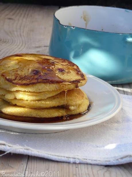 Pancakes di ricotta e polenta con rubini per cowboy a km zero