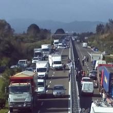 Blocco Sardegna. Aggiornamento ore 14.00.SS 131 bloccata altezza Tramatza entrambe direzioni. MPS in azione