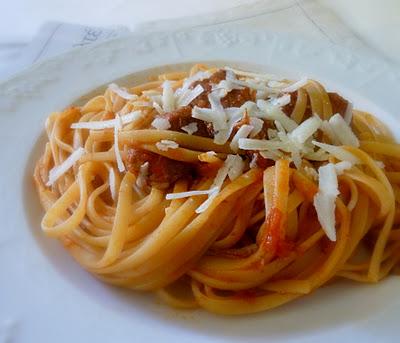 spezzatino con la pasta - kokkinisto me makaronia