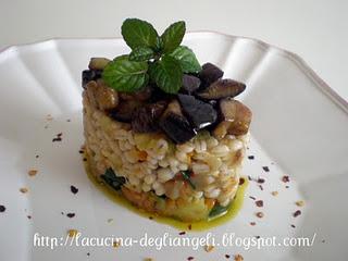 Insalata di orzo e verdure miste