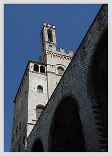 Visioni medievali nella città del lupo. Gubbio.