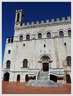 Visioni medievali nella città del lupo. Gubbio.