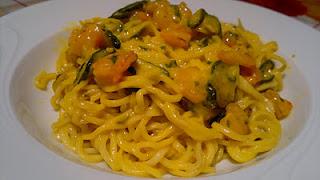 Tagliolini zucchine, gamberi e zafferano