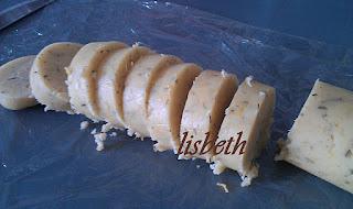 Biscotti al cedro e rosmarino Biscotti al cedro e rosmarino