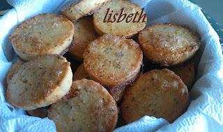 Biscotti al cedro e rosmarino Biscotti al cedro e rosmarino