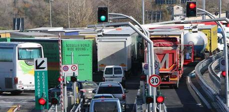 Blocco dei Tir. Si Intromette l'Europa. #italiabloccata