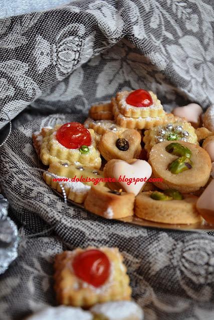 Dolcetti per il thè (o il caffè) di Natale ed un'iniziativa importante!