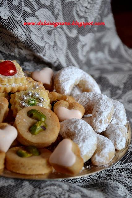 Dolcetti per il thè (o il caffè) di Natale ed un'iniziativa importante!