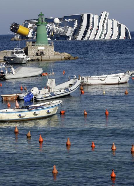 http://img.ibtimes.com/it/data/images/full/2012/01/14/9274-tragedia-costa-concordia.jpg