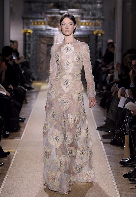 VALENTINO / HAUTE COUTURE / SS2012 / PURE BEAUTY + 700