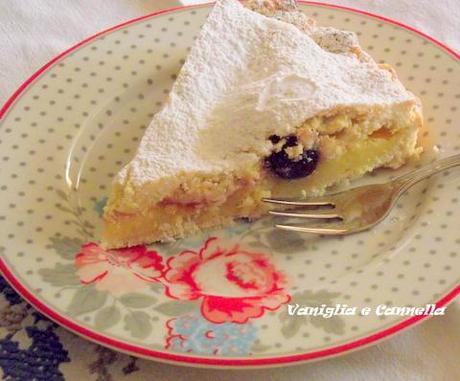 Crema pasticcera con amarene racchiusa in guscio di frolla