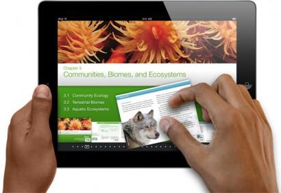 apples ipad textbook sales estimated at 350000 in first three days 410x282 Apple: 350.000 libri di testo venduti nei primi 3 giorni iBooks Apple 