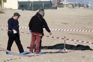 Ballerina trovata sfigurata e uccisa sulla spiaggia di Porto Potenza Picena