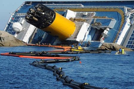 Costa concordia serpentone antiinquinamento Costa Concordia: il “Pontone” si è staccato