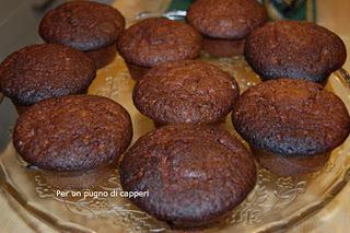 MUFFIN CON CIOCCOLATO, ARANCIA E PEPERONCINO by Per un pugno di capperi