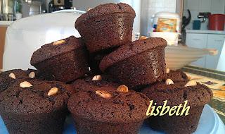 Cioccolatosissimi muffin di cantucci al cioccolato, solo con albumi