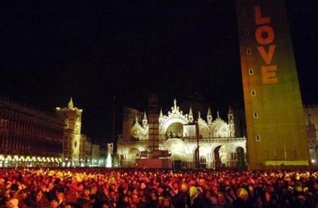 Happy holidays to all of you lovelies!  New Year's  Eve in Venice