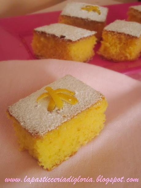 Soffici quadrotti al limone