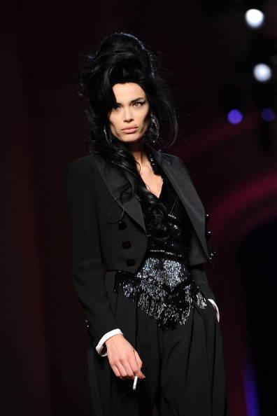 Jean Paul Gaultier omaggia Amy Winehouse ed il padre non ci sta.