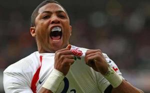 Gli inglesi fanno ancora gli inglesi: Armitage arrestato