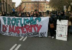 Laurea honoris causa a Napolitano a Bologna. E gli studenti contestano