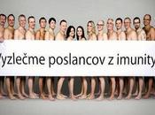 Deputati “creativi” protestano nudi: stop all’immunità!