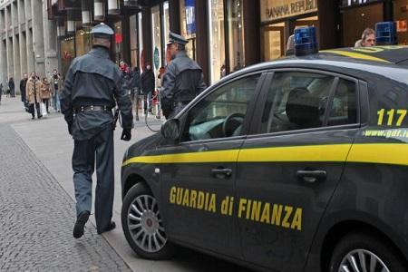 Guardia di finanza a milano1 Fisco, dopo Cortina e Milano tocca a Bari!