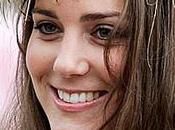 Kate Middleton suoi mille copricapi!