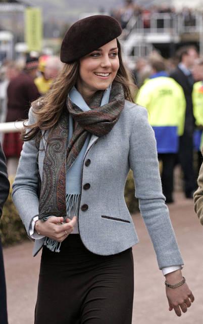 Kate Middleton e i suoi mille copricapi!