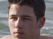 forma fisica Nick Jonas sempre buona