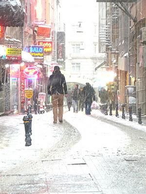 La neve porta gioia e scompiglio a Istanbul