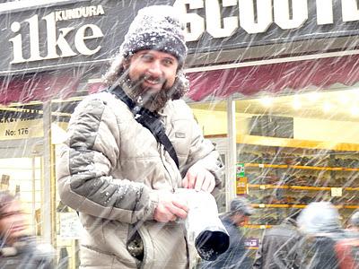 La neve porta gioia e scompiglio a Istanbul